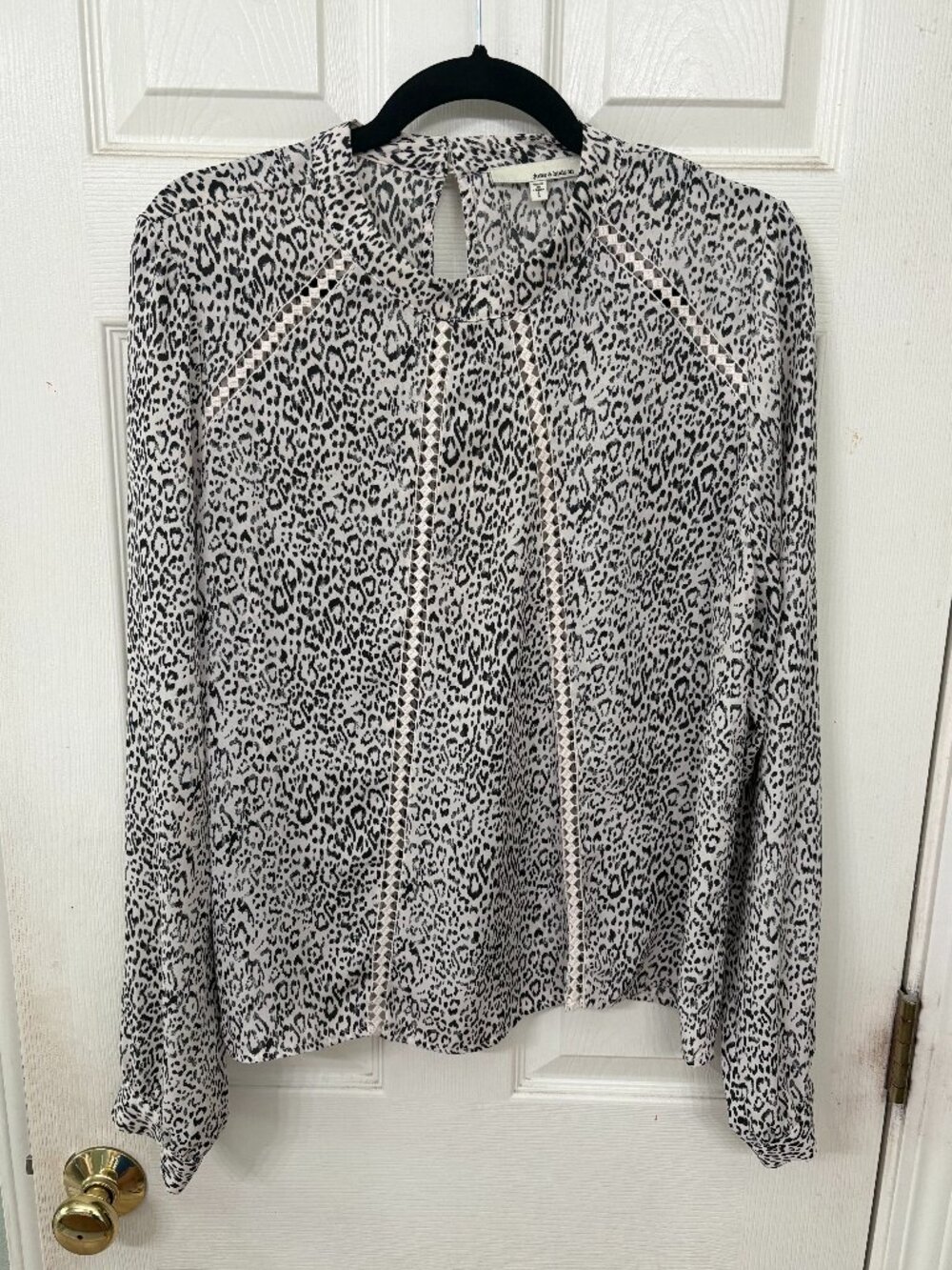 🛍️June & Hudson Leopard Print Blouse Size L Crochet Inset Long Sleeve